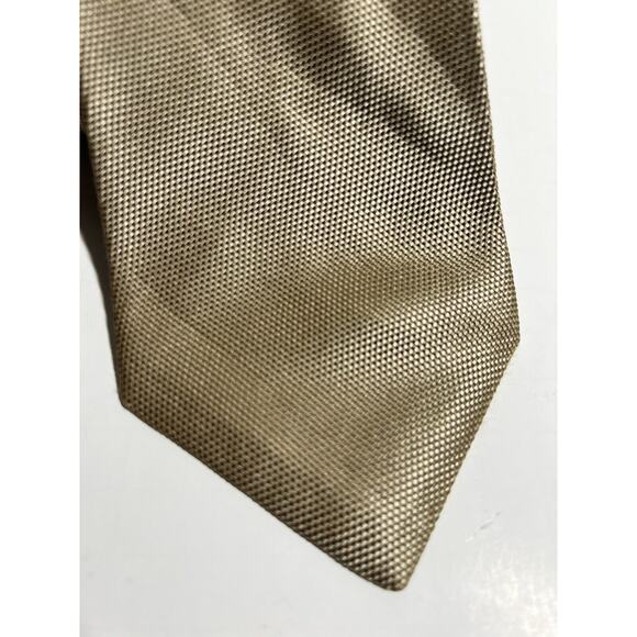 Gucci EUC Classic Gold Print 100% Silk Tie 58" x 3.75" - Picture 2 of 5